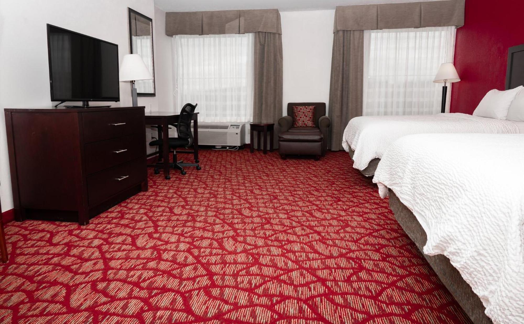 Holiday Inn Guin By Ihg Twin Exterior photo
