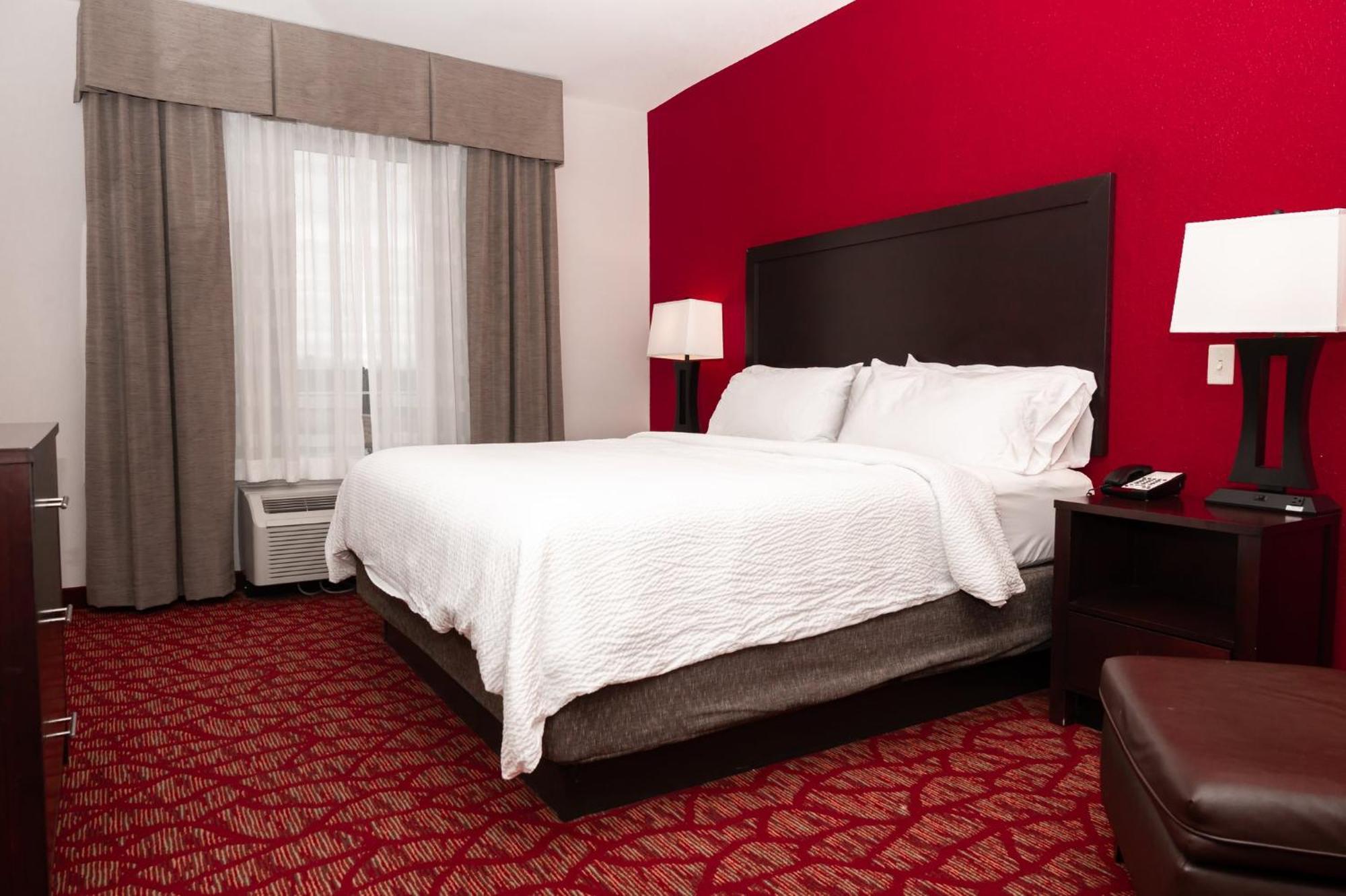 Holiday Inn Guin By Ihg Twin Exterior photo